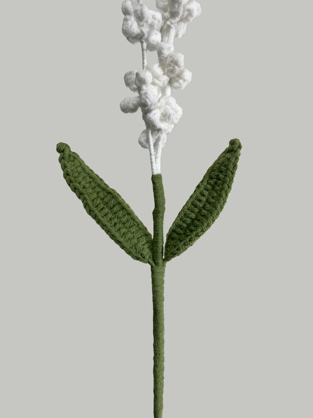 Handmade lavender crochet flower in white, eco-friendly and ideal for sustainable floral gifting
