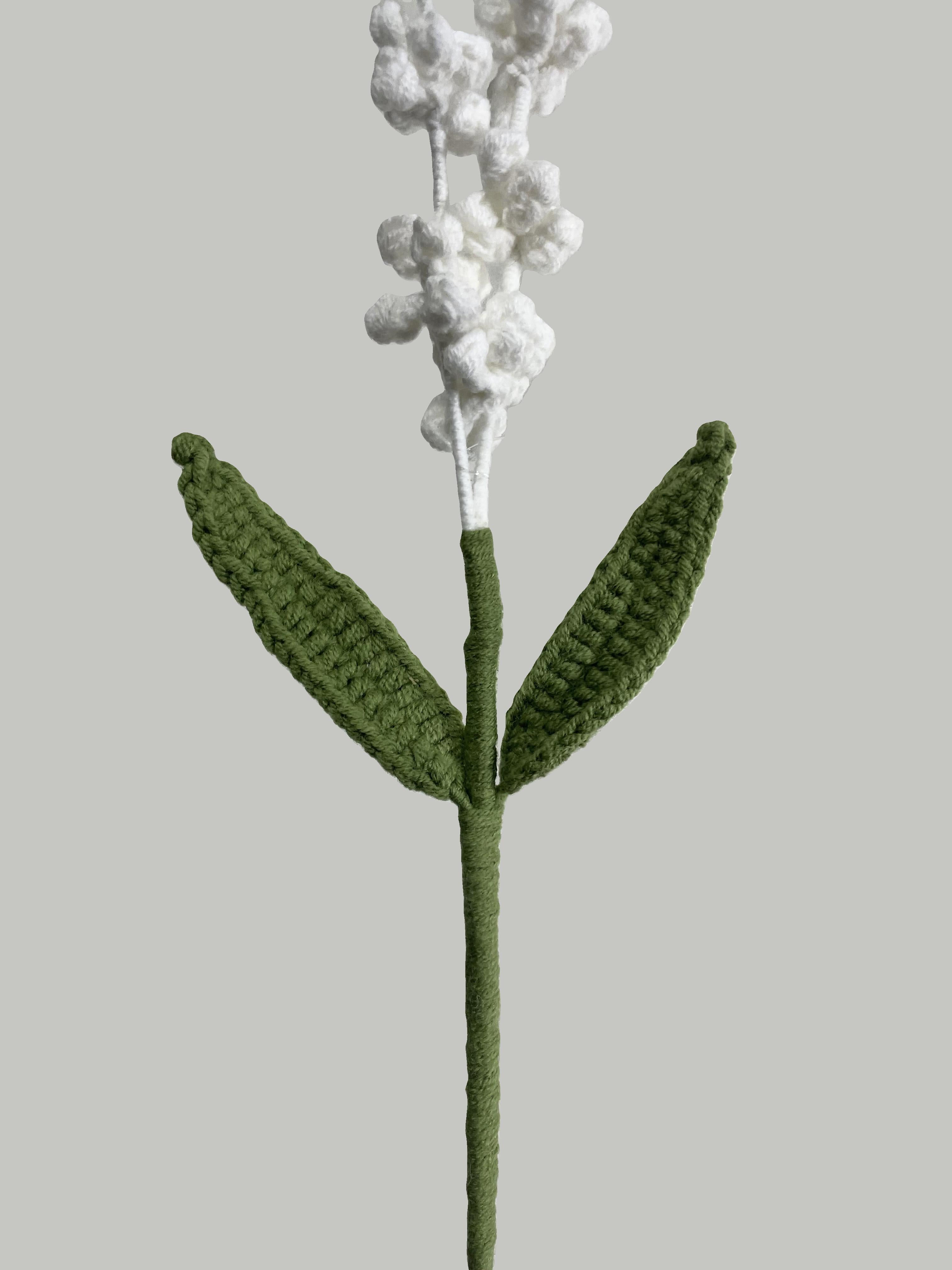 Handmade lavender crochet flower in white, eco-friendly and ideal for sustainable floral gifting
