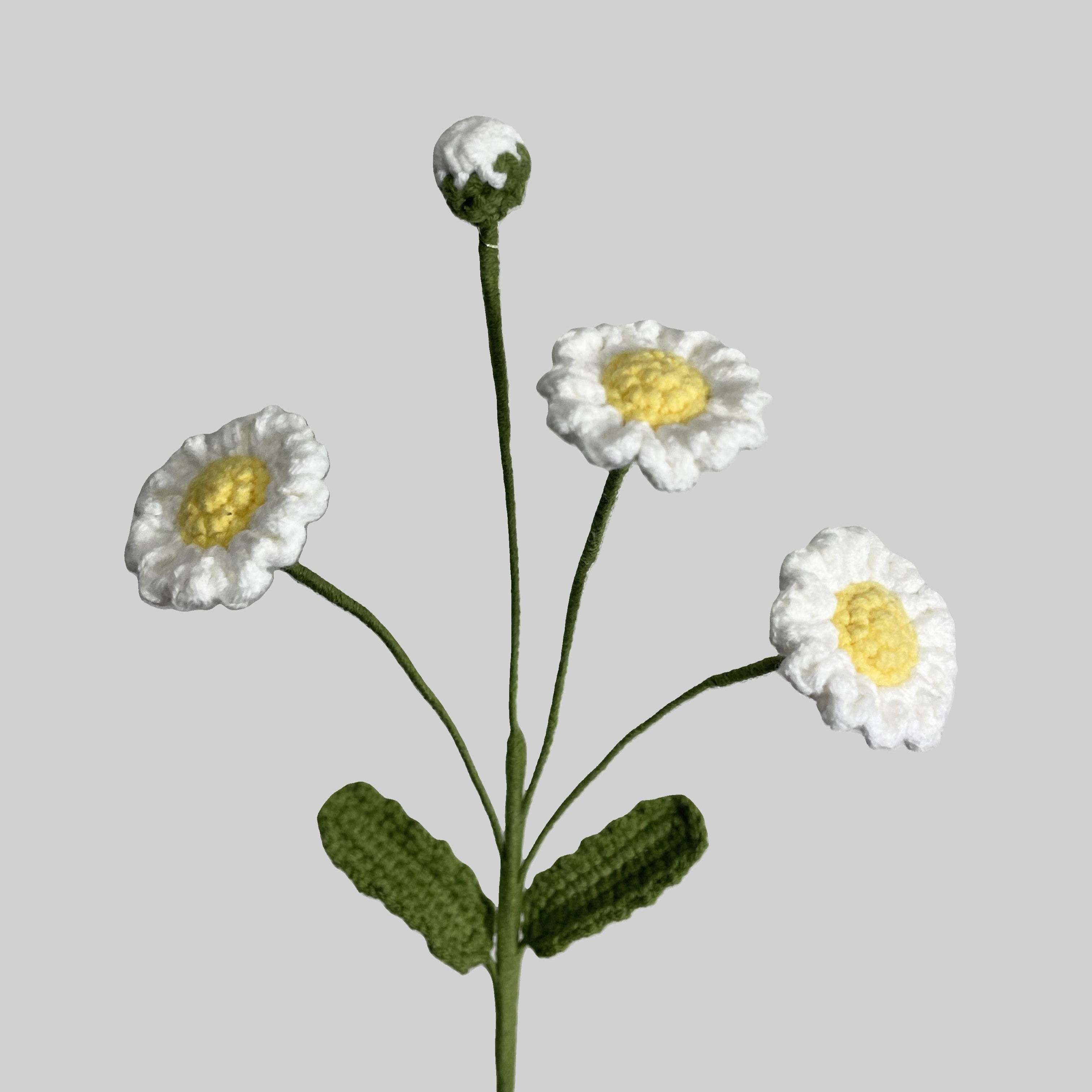 Handmade Little Daisy crochet flower – white petals and green stem for sustainable décor and gifts
